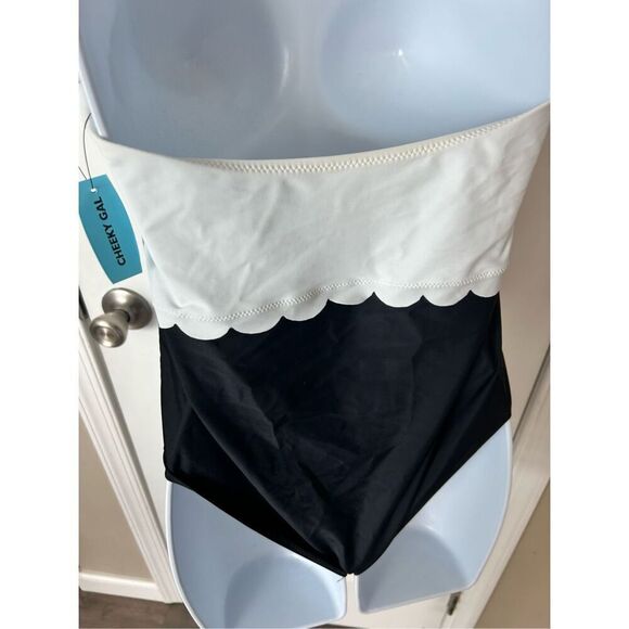 Cupshe black and white swim suit size small one piece - Picture 3 of 8
